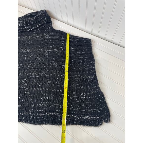 NWT Madden Black Pullover Turtle Neck Sweater Poncho One Size - Picture 5 of 5